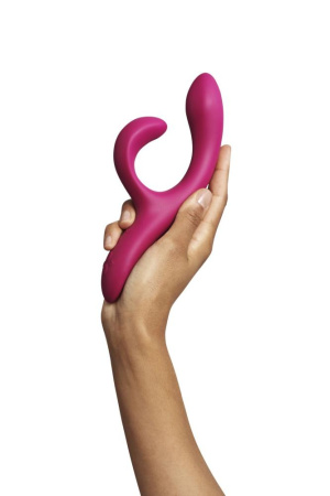 фото Смарт вибратор-кролик We-Vibe Nova Fuchsia, эргономичный, регулируемый угол наклона ствола  || фото Смарт вібратор-кролик We-Vibe Nova Fuchsia, ергономічний, регульований кут нахилу стовбура 