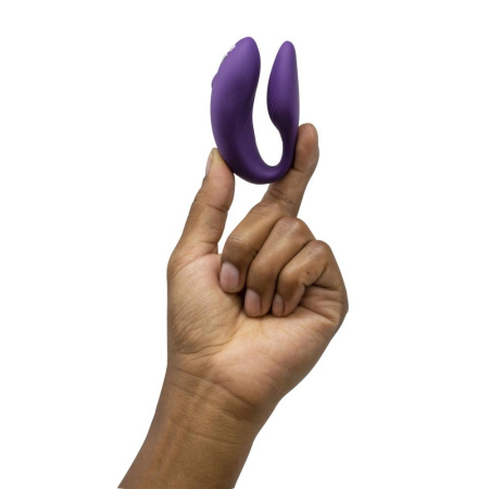 фото Смарт-вибратор для пар We-Vibe Chorus Purple, сенсорное управление вибрациями сжатием пульта  || фото Смарт-вібратор для пар We-Vibe Chorus Purple, сенсорне керування вібраціями стисненням пульта 