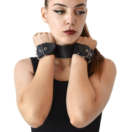 фото Ошейник с наручниками из натуральной кожи Art of Sex - Bondage Collar with Handcuffs  || фото Нашийник з наручниками із натуральної шкіри Art of Sex - Bondage Collar with Handcuffs 