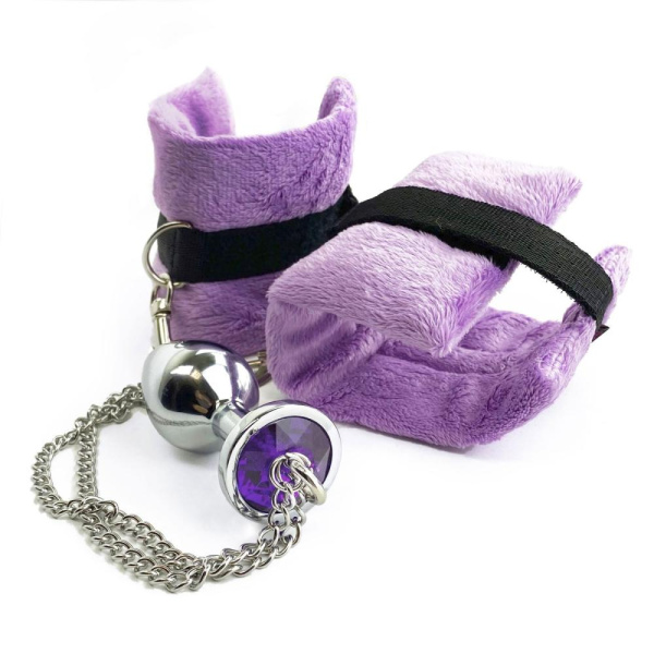 купить Наручники с металлической анальной пробкой Art of Sex Handcuffs with Metal Anal Plug size M Purple