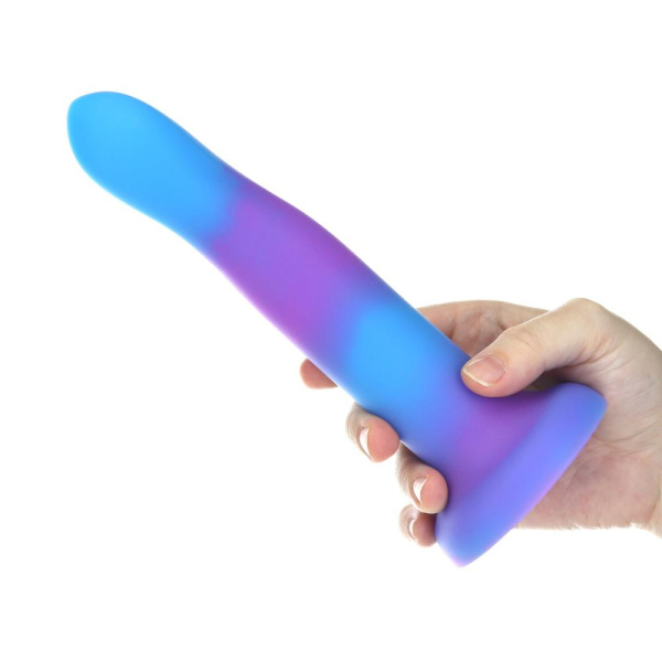 купить Светящийся в темноте фаллоимитатор ADDICTION - Rave - 8" Glow in the Dark Dildo - Blue Purple