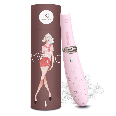 фото Вакуумный стимулятор с вибрацией KisToy Miss CC Pink, можно использовать как вибратор, диаметр 36мм  || фото Вакуумний стимулятор з вібрацією KisToy Miss CC Pink, можна використовувати як вібратор, діаметр 3,6 